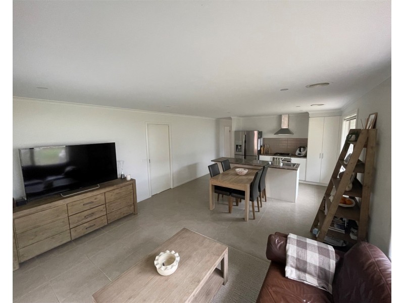 4 Young Road, Halls Gap VIC 3381