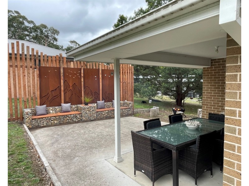 4 Young Road, Halls Gap VIC 3381