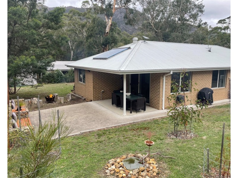 4 Young Road, Halls Gap VIC 3381