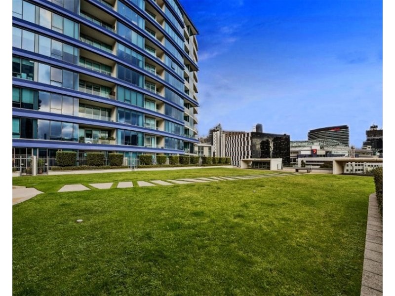 2007/2 The Promenade, Docklands VIC 3008