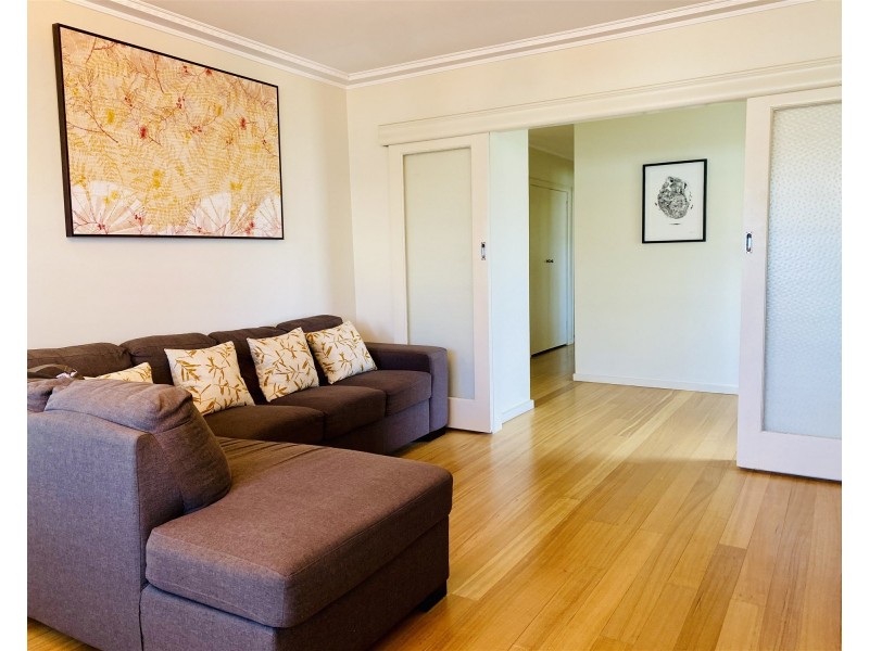 2 Alexander Avenue, Mornington VIC 3931