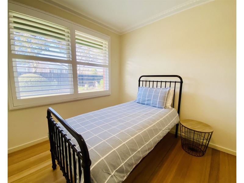 2 Alexander Avenue, Mornington VIC 3931