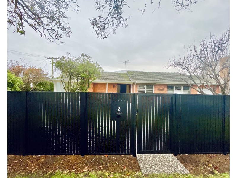 2 Alexander Avenue, Mornington VIC 3931