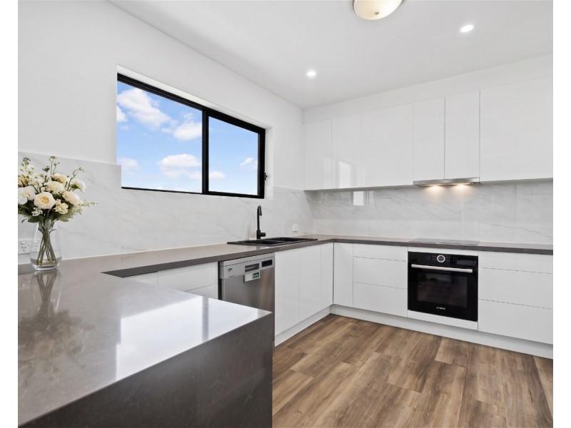72/2 Acacia court, Robina QLD 4226