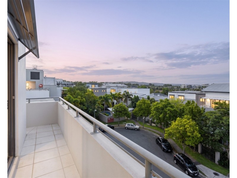 72/2 Acacia court, Robina QLD 4226
