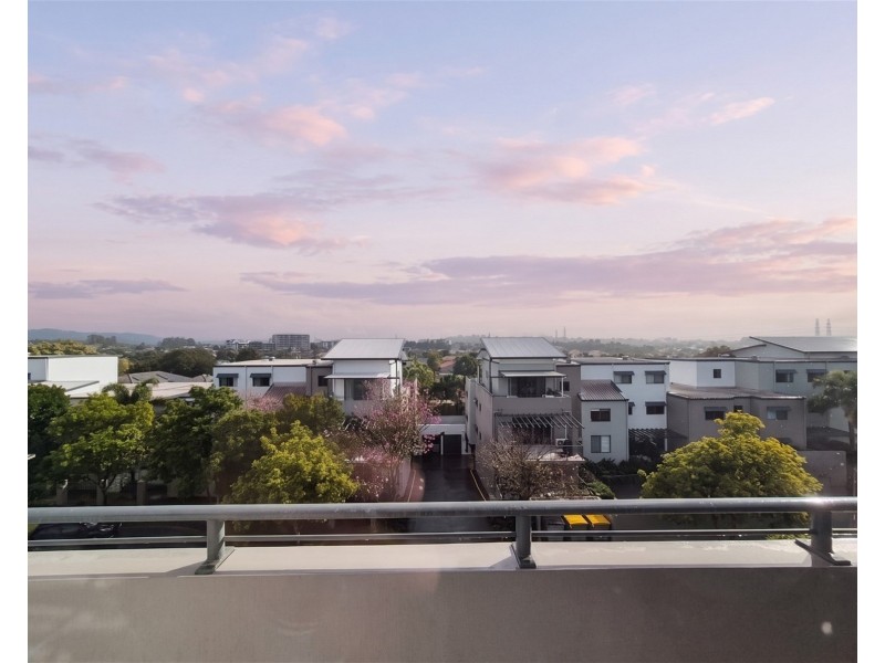 72/2 Acacia court, Robina QLD 4226