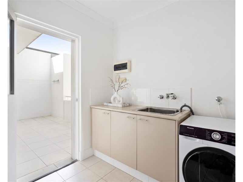 72/2 Acacia court, Robina QLD 4226