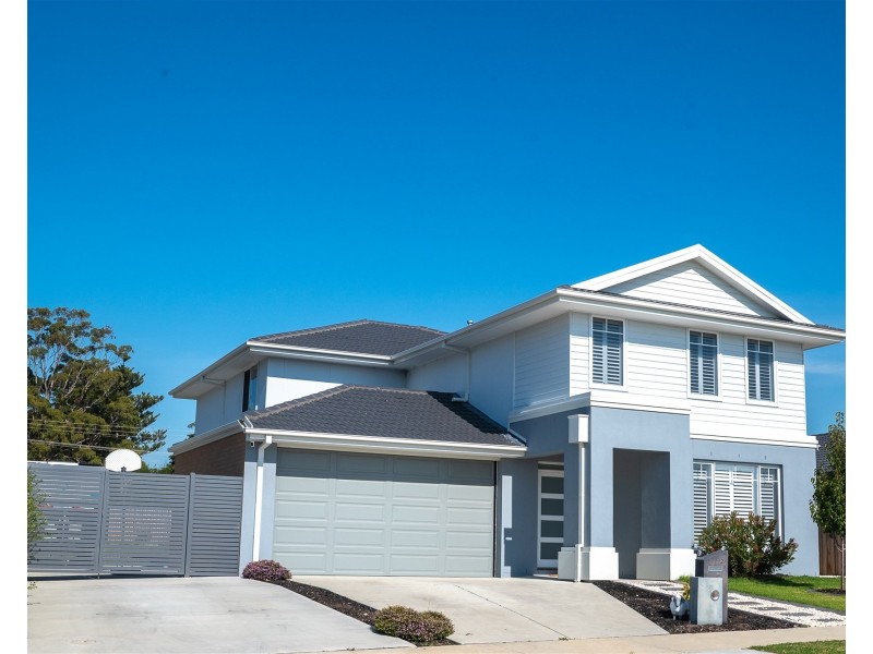 27 Bedggood Grove, Paynesville VIC 3880