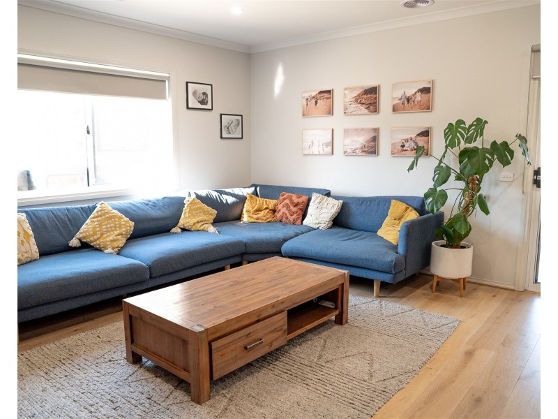 27 Bedggood Grove, Paynesville VIC 3880