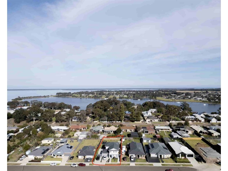 27 Bedggood Grove, Paynesville VIC 3880