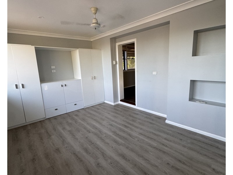 9 Deighton Street, Mornington QLD 4825