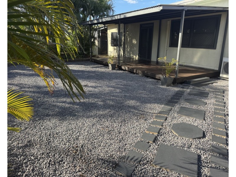 9 Deighton Street, Mornington QLD 4825