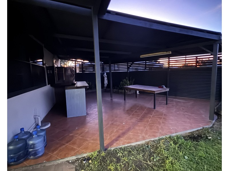 9 Deighton Street, Mornington QLD 4825