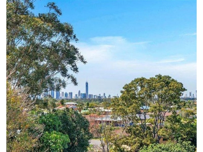 53 Wardoo Street, Southport QLD 4215