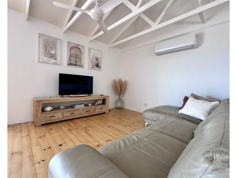 10 Rattray Ave, Hideaway Bay QLD 4800