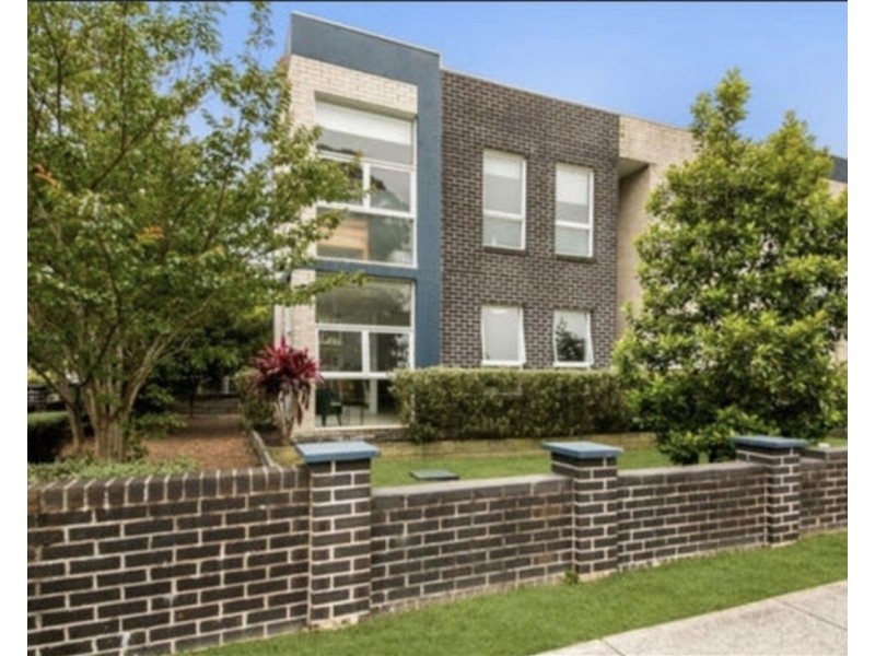 1/4 Barangaroo Rd, Toongabbie NSW 2146
