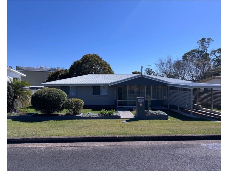 13 Woolgar rd, Southside QLD 4570
