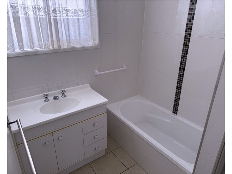 13 Woolgar rd, Southside QLD 4570