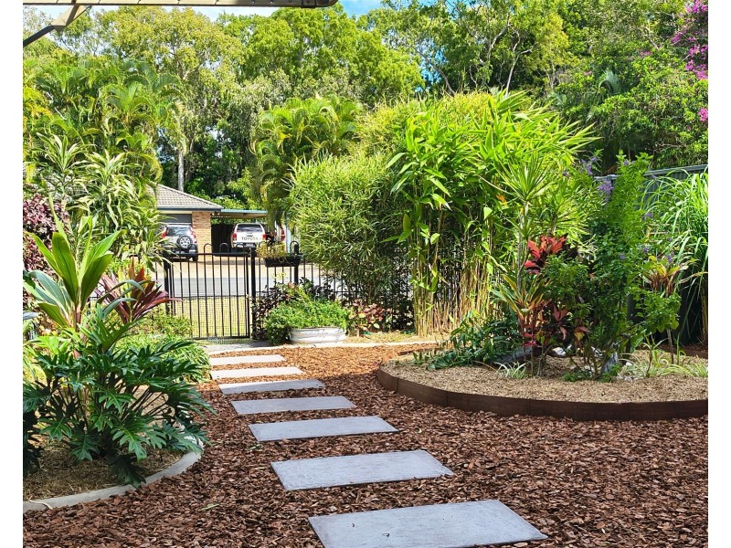 2/162 Sylvan Drive, Moore Park Beach QLD 4670