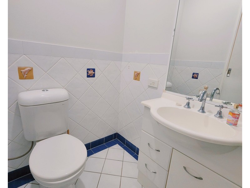 2/162 Sylvan Drive, Moore Park Beach QLD 4670