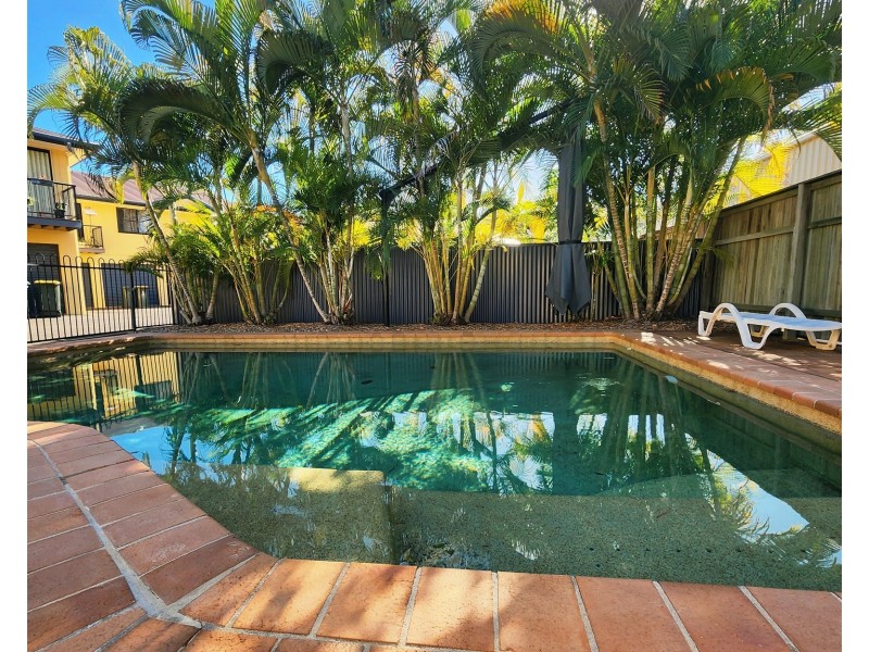 2/162 Sylvan Drive, Moore Park Beach QLD 4670