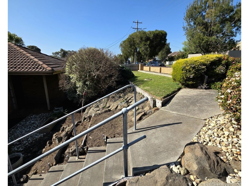 34 Axminster Drive, Craigieburn VIC 3064