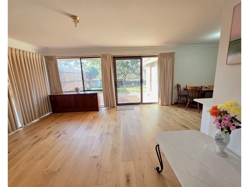 34 Axminster Drive, Craigieburn VIC 3064
