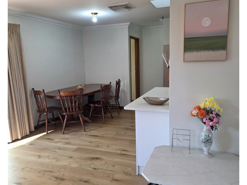 34 Axminster Drive, Craigieburn VIC 3064