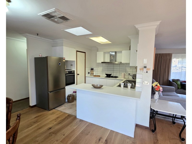 34 Axminster Drive, Craigieburn VIC 3064