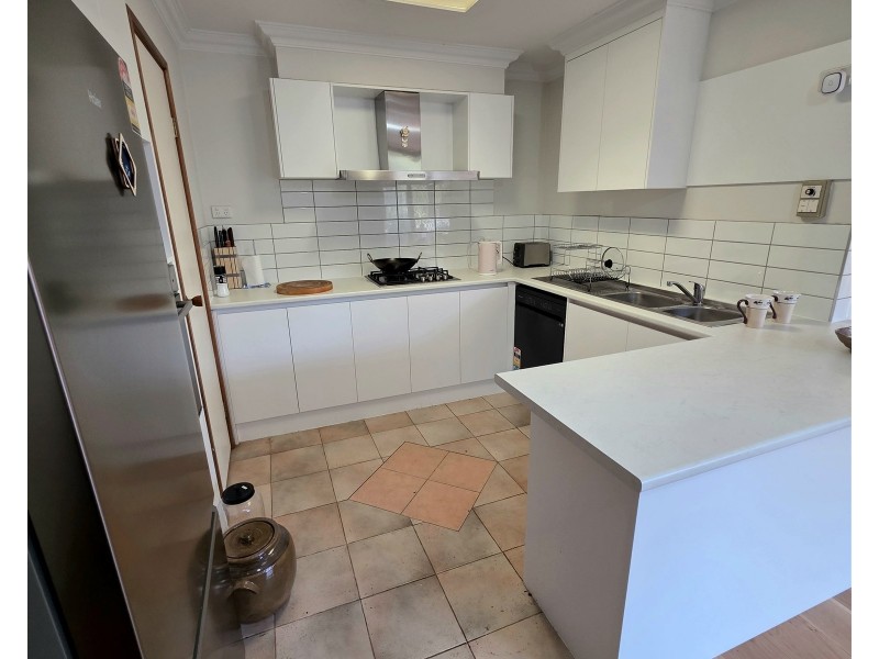34 Axminster Drive, Craigieburn VIC 3064