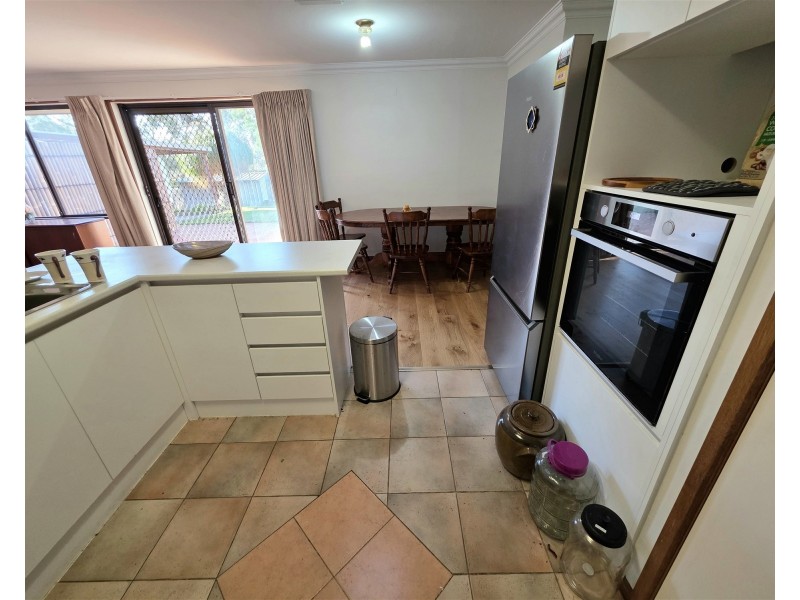34 Axminster Drive, Craigieburn VIC 3064