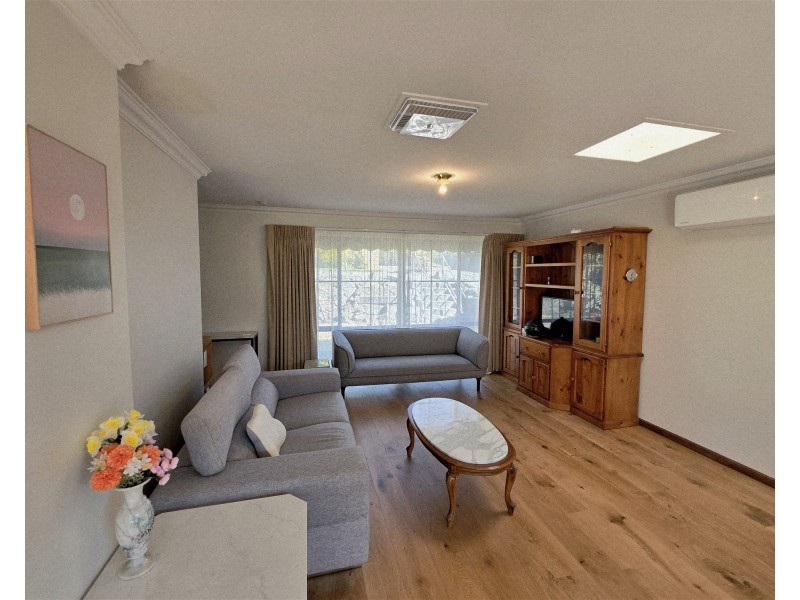 34 Axminster Drive, Craigieburn VIC 3064