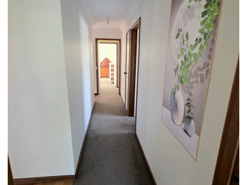 34 Axminster Drive, Craigieburn VIC 3064