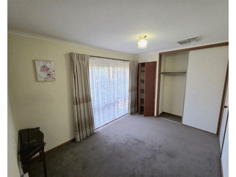 34 Axminster Drive, Craigieburn VIC 3064