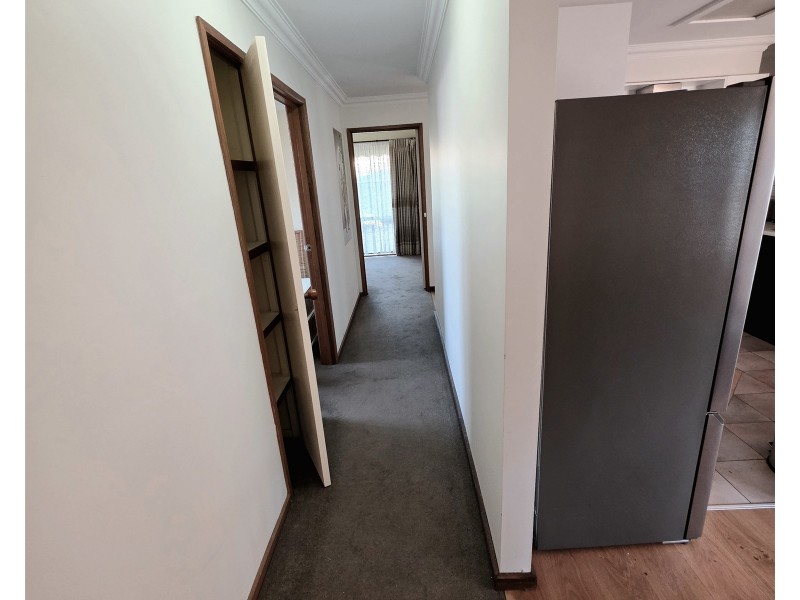 34 Axminster Drive, Craigieburn VIC 3064