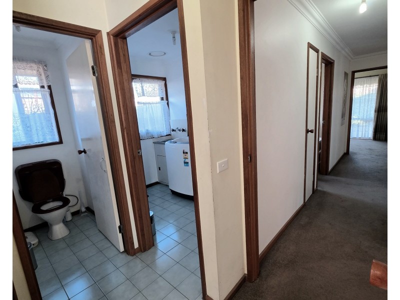 34 Axminster Drive, Craigieburn VIC 3064