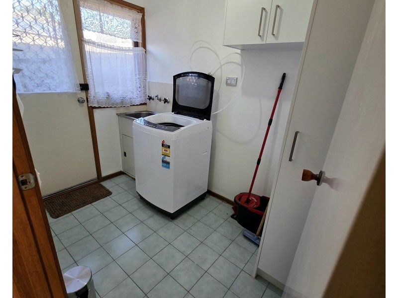 34 Axminster Drive, Craigieburn VIC 3064