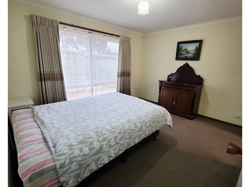 34 Axminster Drive, Craigieburn VIC 3064