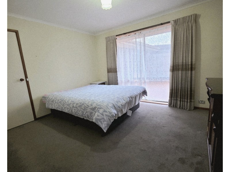34 Axminster Drive, Craigieburn VIC 3064