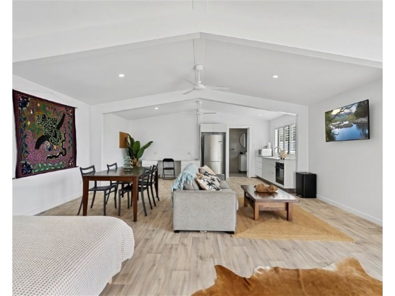 33 Catherine Avenue, Inverness QLD 4703