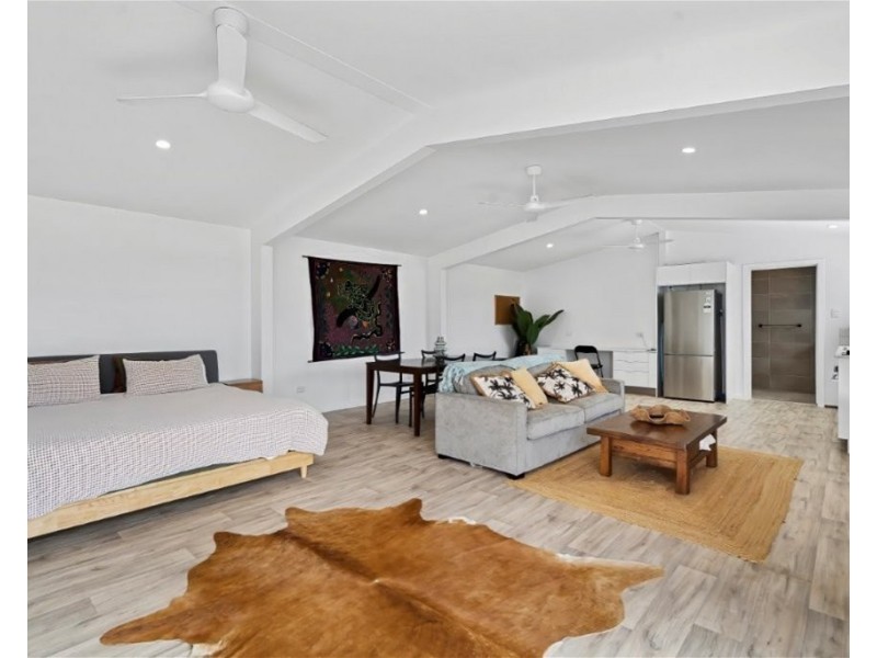 33 Catherine Avenue, Inverness QLD 4703