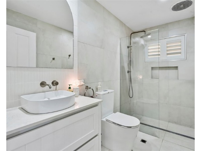 33 Catherine Avenue, Inverness QLD 4703