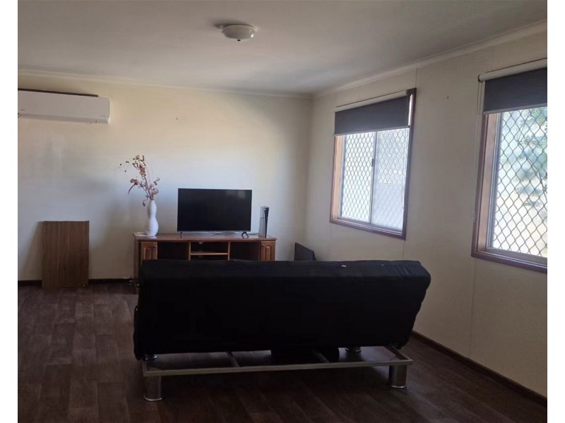 6 Jensen Close, Mount Magnet WA 6638