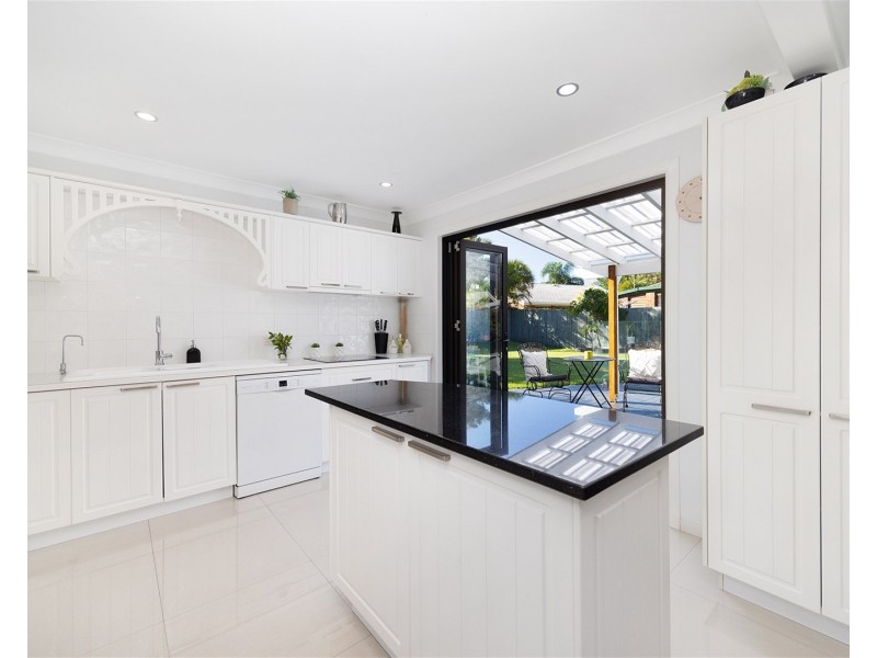 22 Newport Drive, Newport QLD 4020