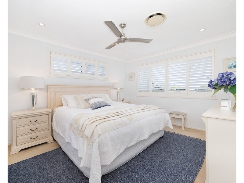 22 Newport Drive, Newport QLD 4020