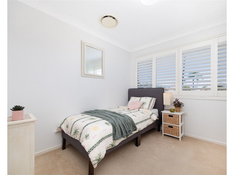 22 Newport Drive, Newport QLD 4020