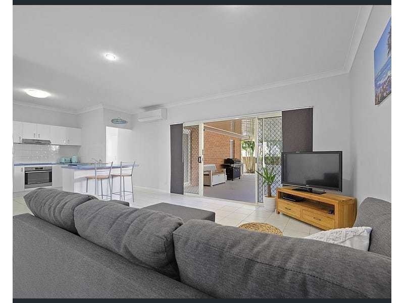 5 Grenada Court, Varsity Lakes QLD 4227