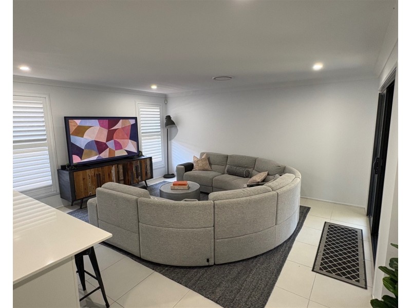 10 Watalong Way, Edgeworth NSW 2285