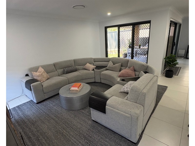 10 Watalong Way, Edgeworth NSW 2285
