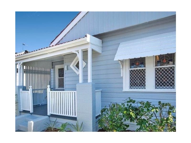 8 Elizabeth Street, Mayfield NSW 2304